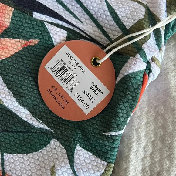 B Swimwear Women's B Swimwear Atlas One-Piece Size Small - Picture 7 of 7